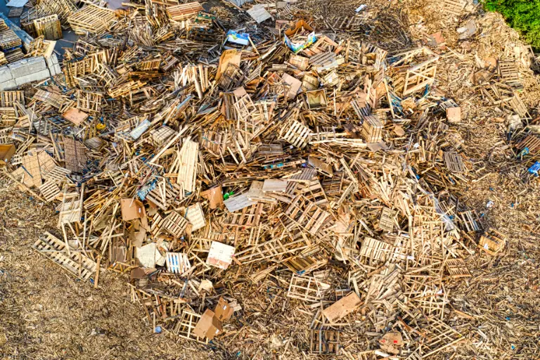 Wooden pallet damage & returns